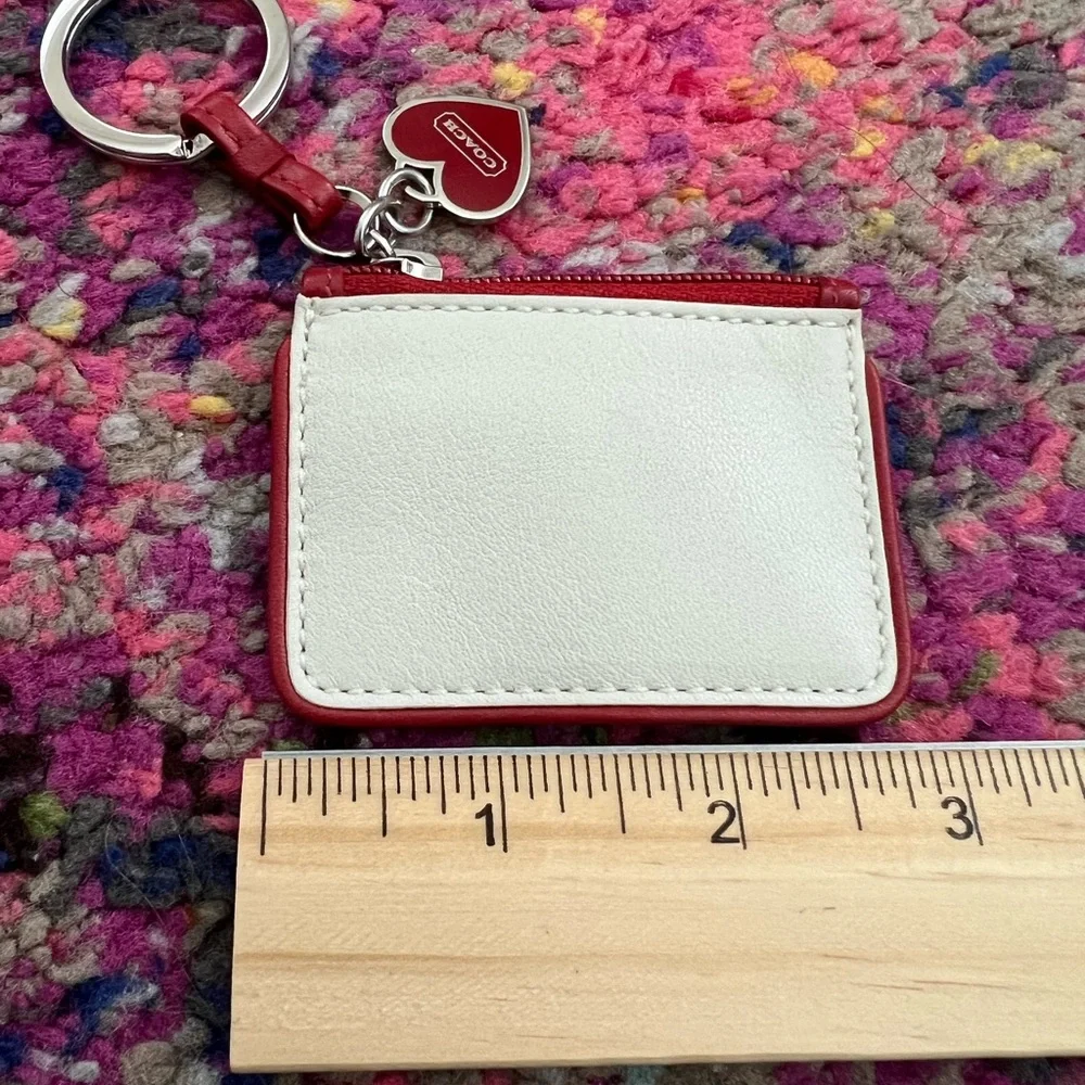 Coach Cream and Red Leather Card Keyring with enamel red heart vintage - Picture 6 of 6